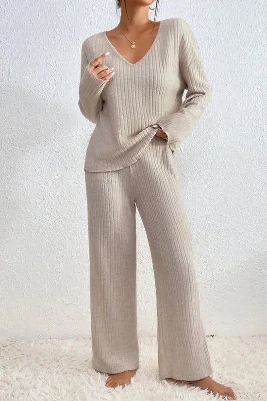 Caelis Women’s Ribbed Two-Piece Loungewear Set  Drako Watches