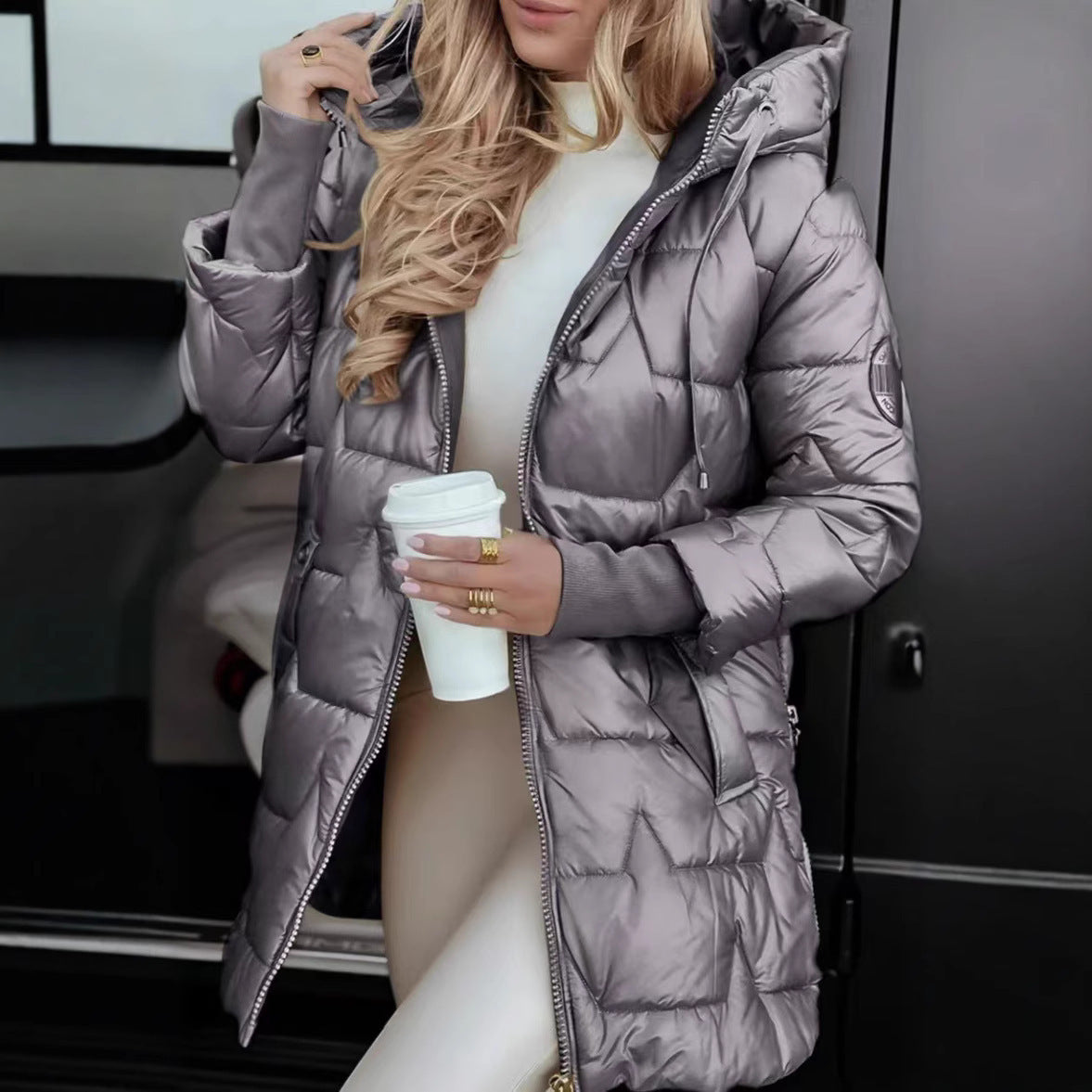 Alicia Winter Coat – Chic Style and Unmatched Comfort  Drako Watches